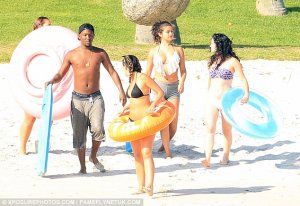 Selena-Gomez-Bikini-3.jpg