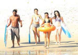 Selena-Gomez-Bikini-11.jpg