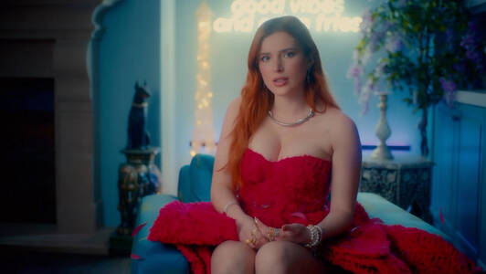 bella-thorne_thefappeningblog.exploitedcollegegirlsporn.com_0001.jpg