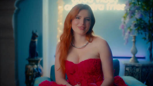 bella-thorne_thefappeningblog.exploitedcollegegirlsporn.com_0006.jpg