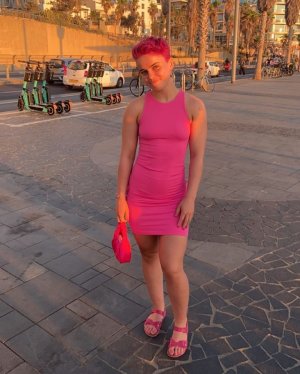 Hayley Hudson feet 288563778_4177.jpg