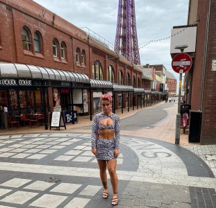 Hayley Hudson feet 301888553_761190.jpg