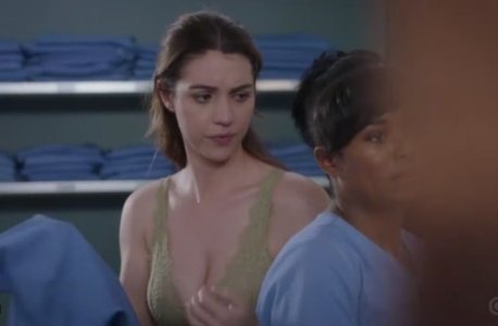 Adelaide Kane - Greys Anatomy s21ep18 screencap 19.jpg