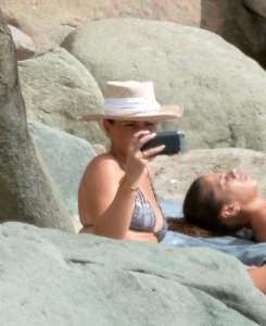 Serinda-Swan-Bikini-23.jpg