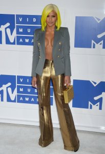 Cassie Ventura Braless 5.JPG